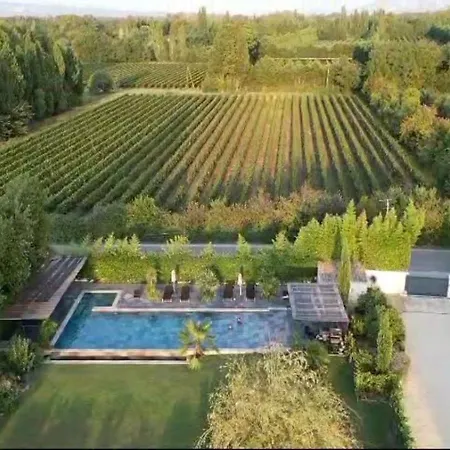 Des Mirabelles Kır Evi *